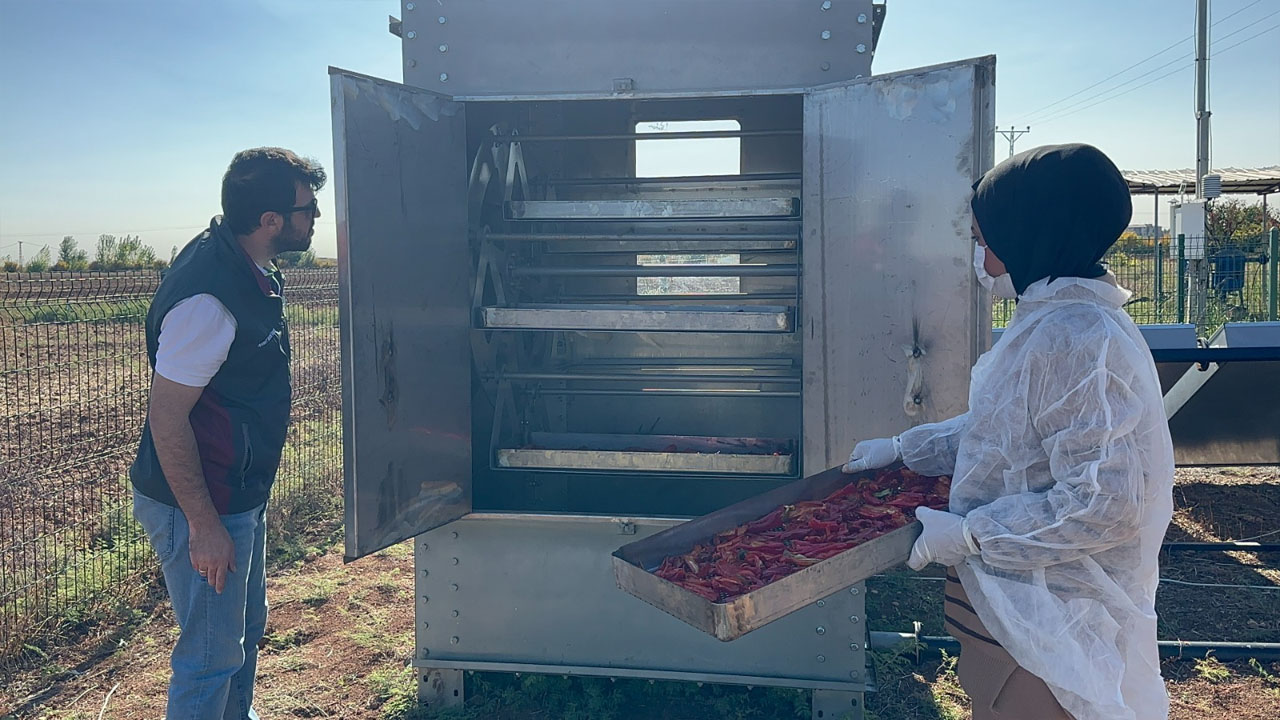 Güneş Enerjisi Ile Çalışan Isot Kurutma Makinesi 3